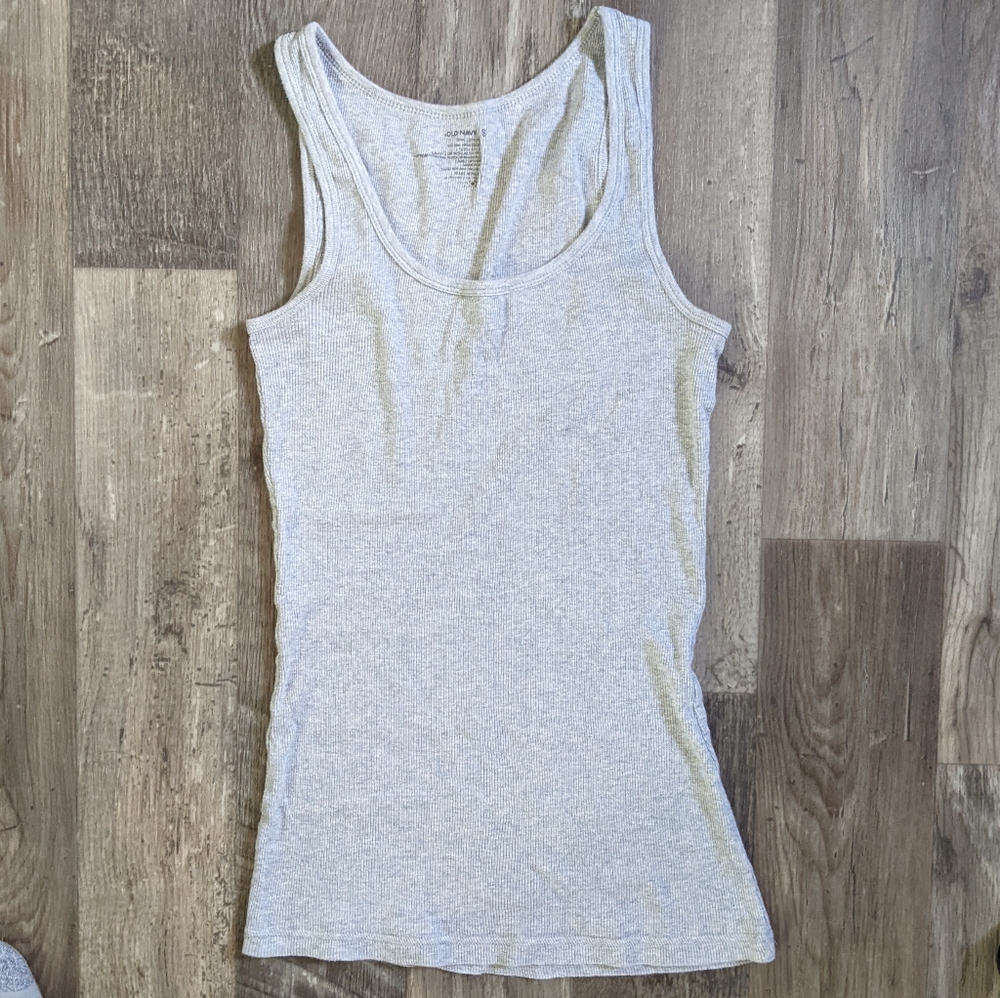 3/$15🍎Ribbed Tank Top Size S